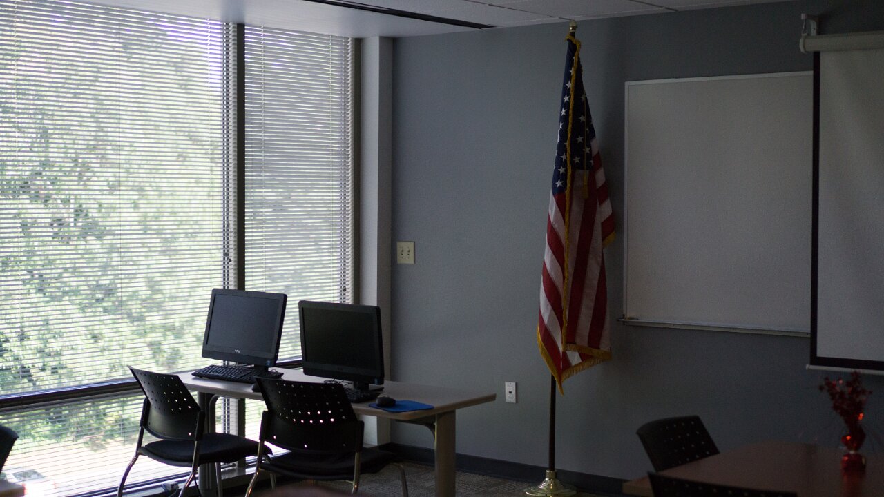 AIU_Masters_Grad_2017-23